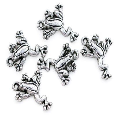 24 PEWTER SILVERPLATED FROG CHARM PENDANT CF61