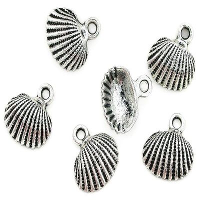 18 PEWTER SILVERPLATED SEA SHELL CHARM PENDANT CF786