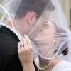 Amaxiu Short Wedding Bridal Veil with Comb, 2 Tier Tulle Bride Veil Elbow Length Wedding Veil Ribbon Edge 60-80cm/23-31in view 2