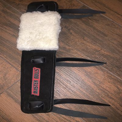 EPT Bull Ropes Bull Riding Rope Pad Master Bulls - Black Leather & Sheep Wool Pad 15" x 4"