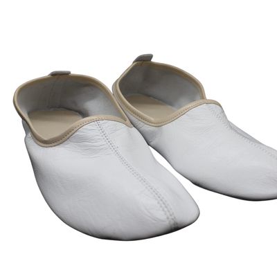 Akdam Women's Indoor Leather Slippers White and Beige Traditional Babouche House Shoes Moccasin Tawaf Shoes (us_footwear_size_system, adult, women, numeric, medium, numeric_10_point_5)