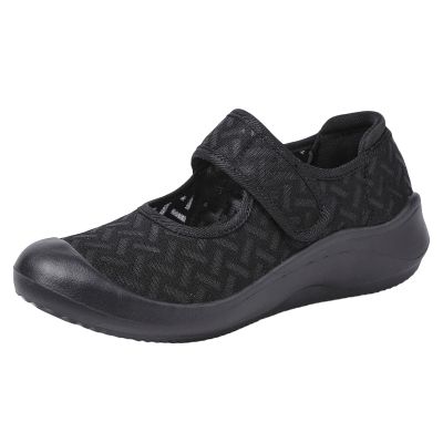 Ladies Summer Fashion Lightweight Casual Breathable Solid Color Anti Slip Soft Bottom Comfortable Women Causal Shoes (Black, 9)