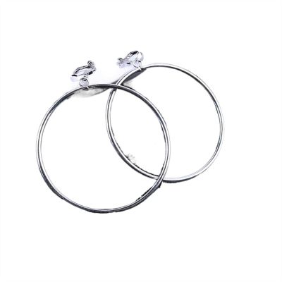MayNuo Round Clip Earrings Metal Simple Big Earrings Without Piercing Women Earear Clip/Silver/One Size