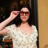 FEISEDY Vintage Square 70s Flat Aviator Sunglasses Women Men Classic Retro Stylish Frame UV400 Sunglasses B2622 view 4