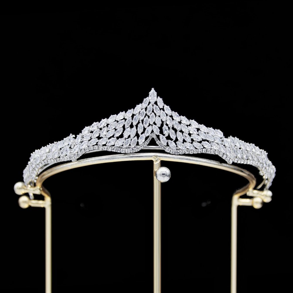 Cubic Zirconia Bridal Crowns for Women Small CZ Prom Party Wedding Tiaras Girls Headwear Crystal Princess Headpiece Silver Gold Hair Jewelry for Quinceanera Pageant Costume Birthday Gift (Silver)