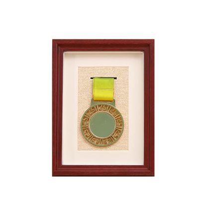 12.7x17.8cm, Medal Display Frame, Single Medal Display Case, Solid Wood Sport Medal Display Frame, Five Colors, HD Plexiglass, easy To Install, Fits all Sports Winners, Military Medal Badge Medal ( Co