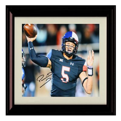 Texas Tech Football - Patrick Mahomes - Making The Pass - Autograph Replica Print - Framed 8x10