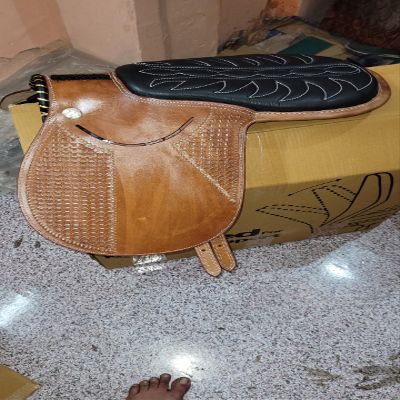 Exercise Racing Horse Saddle Leather -Hand Tool Carving Size 16' to 18" (Leather, 18")