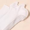 Amazon Essentials Women's Athletic Grip Ankle Socks, 4 Pairs, White, 8-12 view 3