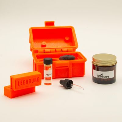 Leerburg 1 Odor Scent Work Kits - Earth Magnetic Odor Box - Anise, Clove, Cypress, Myrhh, Pine, Sweet Birch, Vetiver, Wintergreen, No Odor (Orange)
