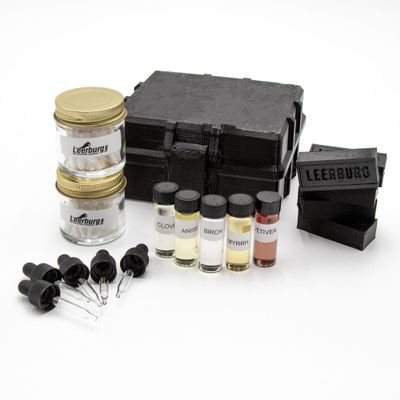 Leerburg UKC - Dog Scent Work Training Kit UKC Multi Odor Scent Kit (Black) - Anise, Birch, Clove, Myrrh, Vetiver