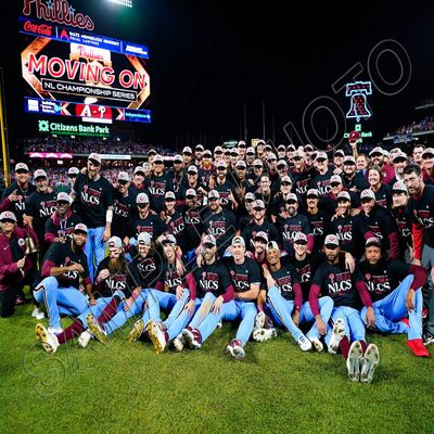 SPORTSPHOTOSUSA 2023 Philadelphia Phillies Celebrate Advancing To NLCS 8x10 Team Photo