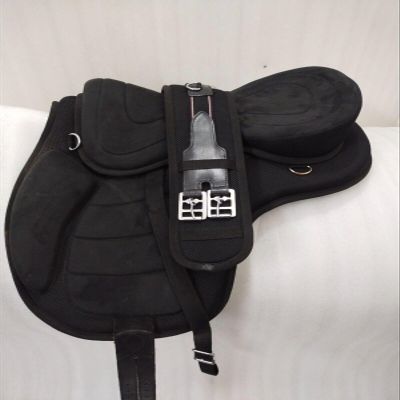 SABA International Designer Treeless Freemax Synthetic English Saddle for Horse (17 Inch)