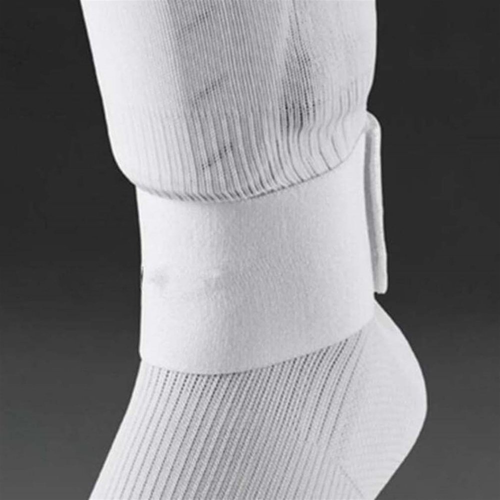 LIUGOU 1Pair Soccer Shin Guard Strap, Anti Slip Sports Football Legging Shin Fixed Straps, Lightweight Ankle Guards for Kicking Ball, Running, Cycling (White)