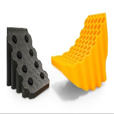 Curved Leveler with Wheel Chock