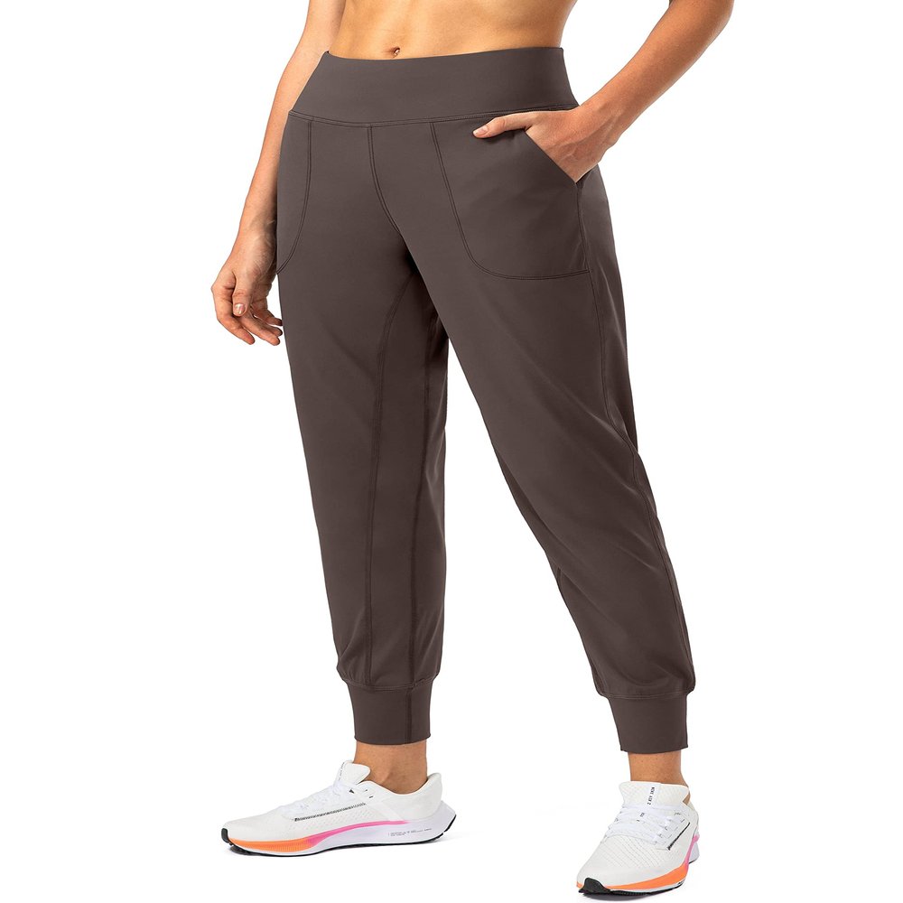 Soothfeel Women's Joggers with Zipper Pockets High Waisted Athletic Workout Yoga Pants Joggers for Women Tall (Brown, L)