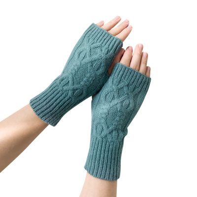 YOLAI Women's Arm Warmers Short Fingerless Gloves Thumbhole Warm Wrist Arm Warmers Driving Armsleeve (B, One Size)