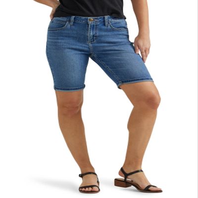 Lee Women's Plus Size Legendary Rolled Denim Bermuda Short Bright Mid 24 Plus