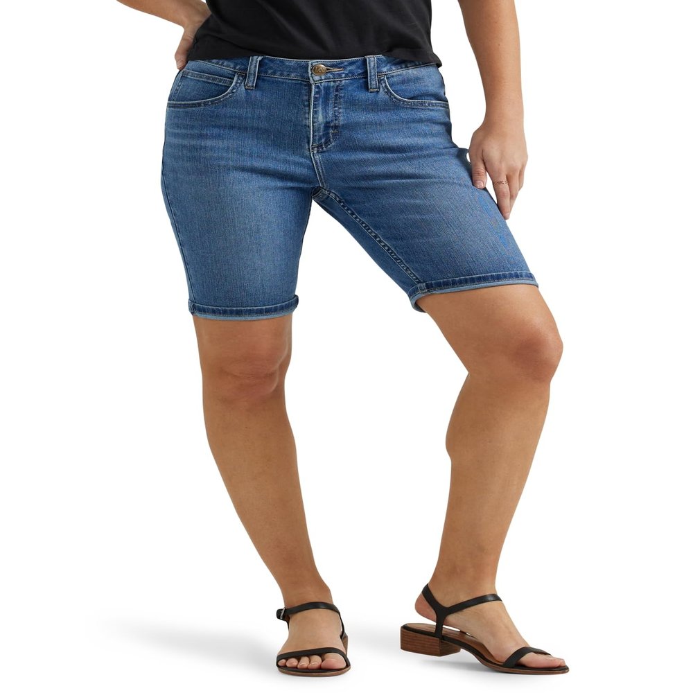 Lee Women's Plus Size Legendary Rolled Denim Bermuda Short Bright Mid 24 Plus