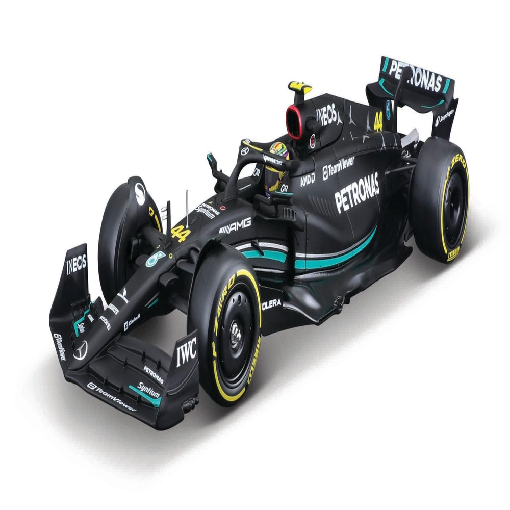Bburago 1:24 F1 Race Mercedes W14 (2023) w/Driver - Hamilton #44