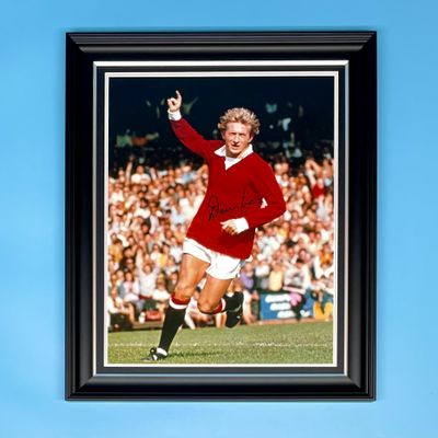 Denis Law Signed Photo In Luxury Handmade Wooden Frame With Photo Proof & AFTAL Member Certificate Of Authenticity Autograph Football Soccer Memorabilia Poster Manchester United Premier League