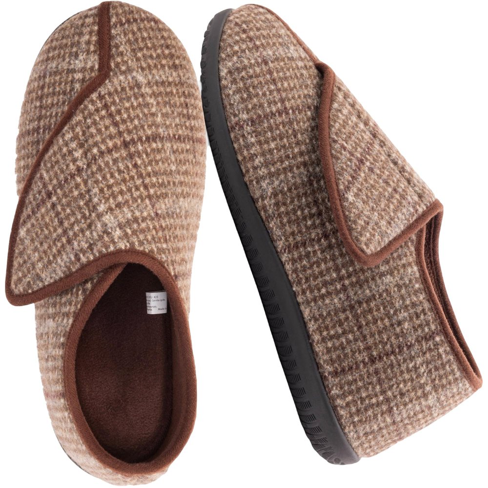 EUROPEAN SOFTEST Mens Extra Wide Tartan Slippers with Adjustable Side Opening, Memory Foam Cushioning, Warm Fleece Lining, Indoor/Outdoor Non-Slip Sole, Comfort for Wide or Sensitive Feet