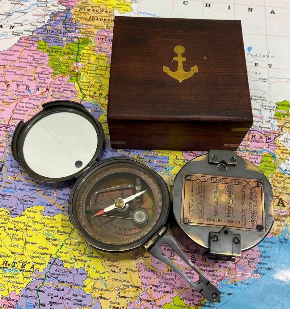 Antique Brass Heavy Sundial Brass Engraved Compass Sundial Functional Direction Brown Wood Box Compasses (Two Ton with Anchor Box)