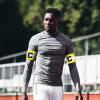 POPETPOP 2pcs Basketball Soccer Balls Armband Elasticity Sleeve Captain Armband Youth Long Sleeve Fan Supplies Outdoor Accessories Yellow Armband Football Sports Adjustable, 30.00X9.00X0.20CM view 2