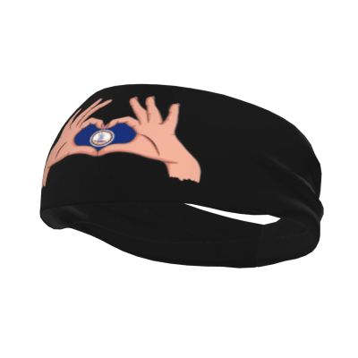 Holding A Heart Flag of Virginia Headbands for Women Men Sports Headband Outdoor Interior Breathable Sports Wicking Hair Ties Leisure Hair Bands
