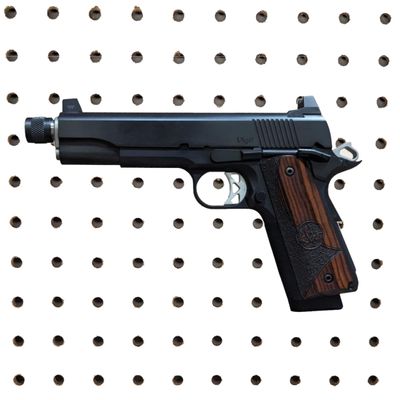 Mount for 1911 9mm / 10mm / 45 - Pegboard/Skadis/etc. | Pistol Holder Storage Rack (Facing Right, Skadis)