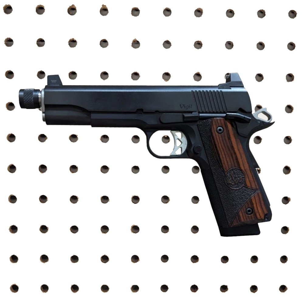 Mount for 1911 9mm / 10mm / 45 - Pegboard/Skadis/etc. | Pistol Holder Storage Rack (Facing Right, Skadis)