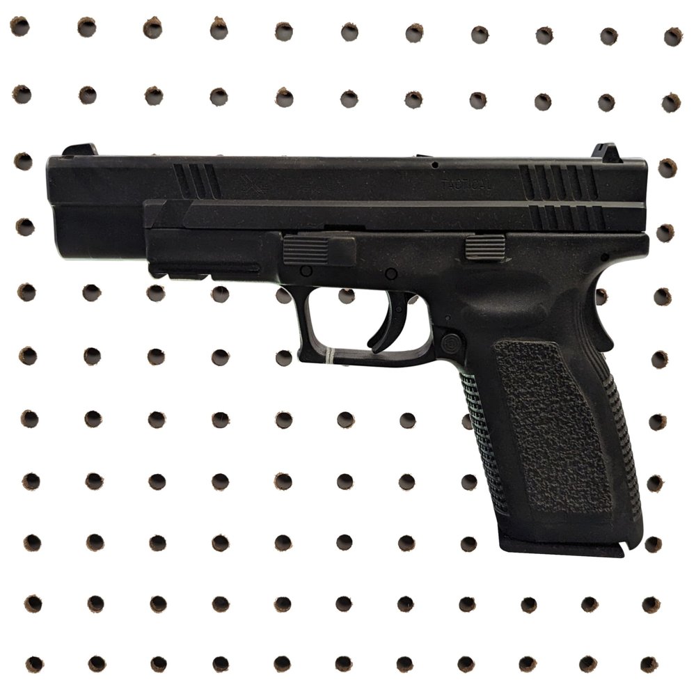 Hammy3DPrints Mount for Springfield XD/XDM/Elite 45 - Pegboard/Skadis/etc. | Pistol Holder Storage Rack (Facing Right, Squarelok)