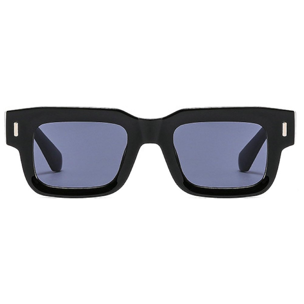 Square Sunglasses Women Vintage Rivets Sun Glasses Trending Clear Ocean Gradient Lens Shades UV400 Men Punk Sun Glasses (black)