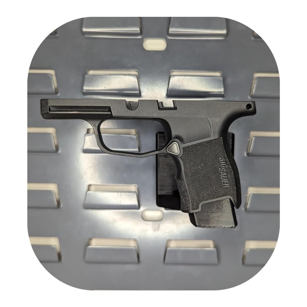 Hammy3DPrints Mount for Sig P365 / XL/XMacro - Secure It/Akro Mils | Pistol Holder Handgun Storage Rack (Facing Left, Standard Panel)