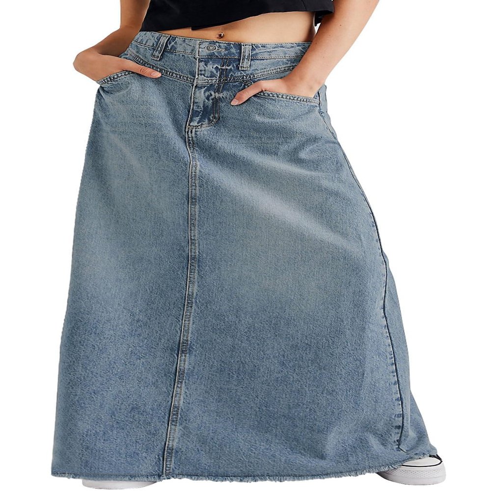 chouyatou Women's Vintage A-Line Frayed Maxi Denim Skirt Distressed High Waist Long Jean Skirt (Large, Light Blue)