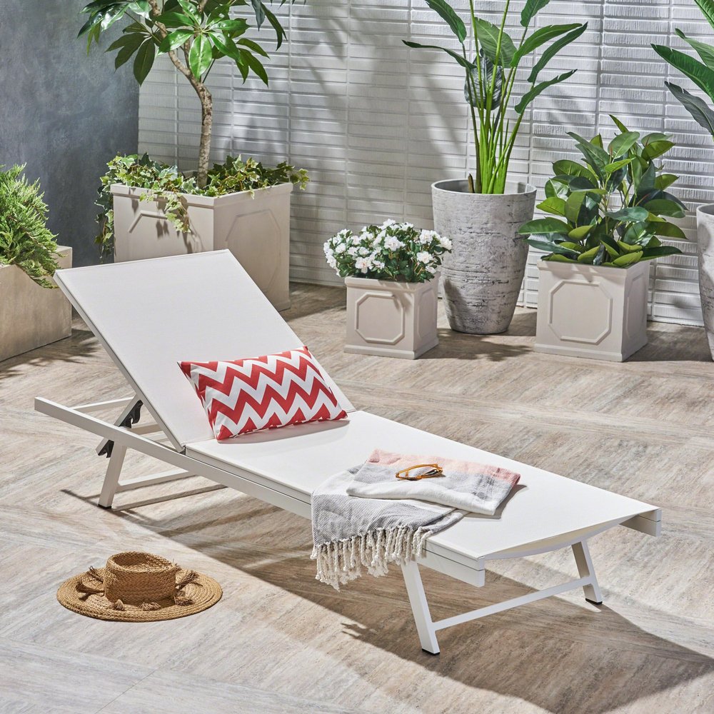 GOWE Salton Chaise Lounge