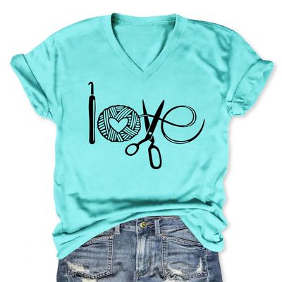 Womens Love Crochet Shirt Funny Letter Print Crochet Hook Yarn Graphic T-Shirt Knitting Lover Gift V Neck Tees Blue