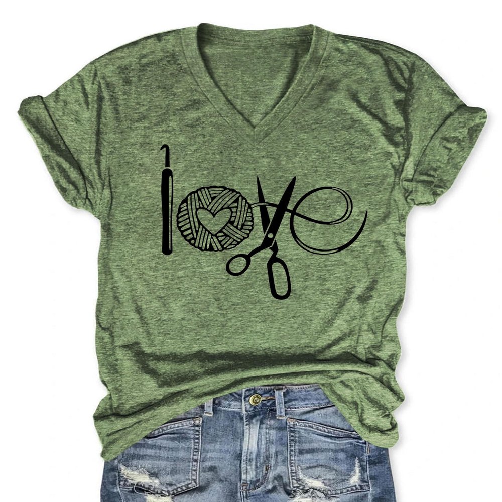 Womens Love Crochet Shirt Funny Letter Print Crochet Hook Yarn Graphic T-Shirt Knitting Lover Gift V Neck Tees Green