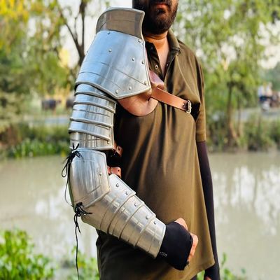NineFit Basics Medieval Knight Shoulder Armor Perfect Medieval Costume for an Epic Look Shoulder Armor Great Personalized Gift, Adult, Silver Polish