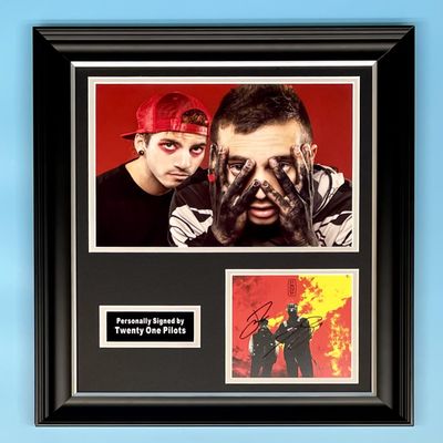 21 Pilots Signed Photo In Luxury Handmade Wooden Frame & AFTAL Member Certificate Of Authenticity Autograph Music Memorabilia Clancy Poster