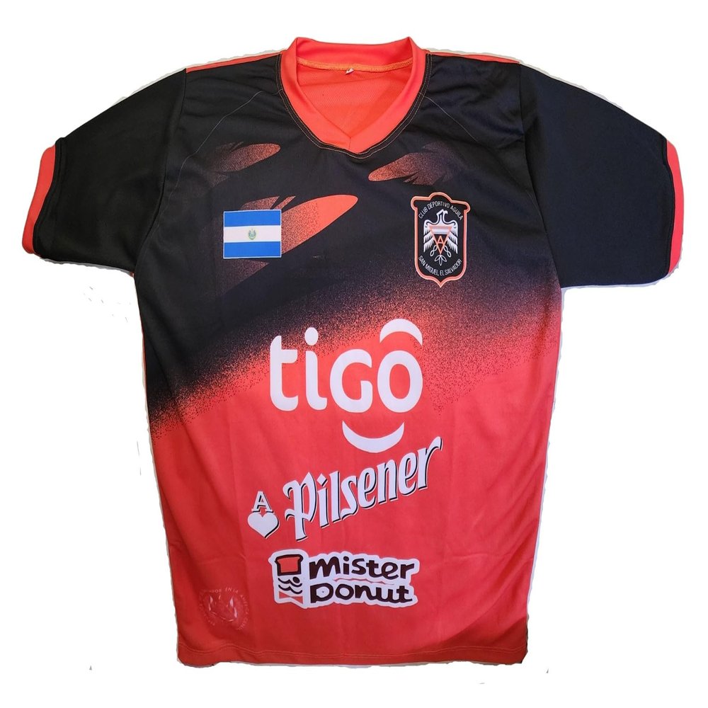 NineFit Basics CD Aguila - El Salvador Camisa Negro Naranja Combinada, Tu equipo Favorito, El Mas Popular del Oriente de Tu Pais (X-Large)
