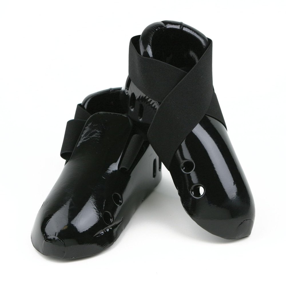 Ace Martial Arts Supply Taekwondo, Karate, Martial Arts Foam Kick (Black, M (7-8))
