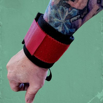 Titan El Diablo Powerlifting Wrist Wraps 24 inch pair