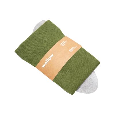 Wellow Knee High Compression Socks for Men & Women | 18-25 mmHg Made with Viscose from Bamboo | Nurses & Pregnancy Support | Relieves Swelling | Regular, SM, Army Green - Solids