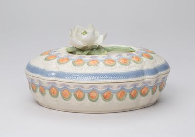 Cosmos Gifts Fine Porcelain Magnolia Flowers Oval Decorative Jewelry Box, 6-3/4" L