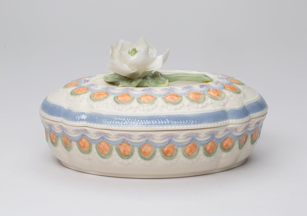 Cosmos Gifts Fine Porcelain Magnolia Flowers Oval Decorative Jewelry Box, 6-3/4" L