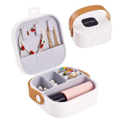 Bestewelry Travel Jewelry Case Silicone Square Portable Travel Jewelry Box with Handle Small Buckle Travel Jewelry Organizer for Beach Seaside Pool Party - White
