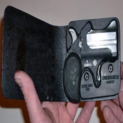 Wallet Holster for Full Concealment - Bond Arms Derringer (Mini-2.5", Right Hand)