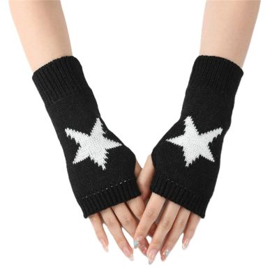 1 Pair Y2K Star Fingerless Gloves for Women - Knit Pattern With Finger Holes (Black)